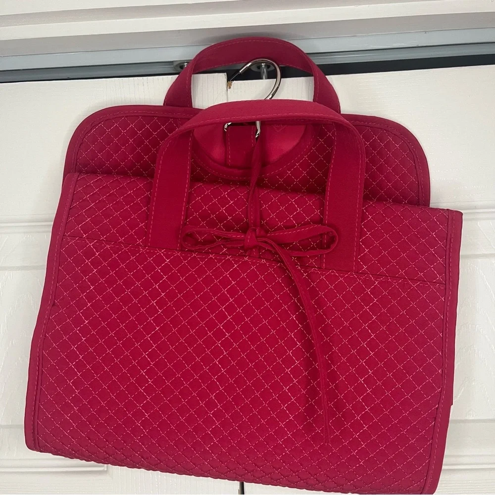 Vera Bradley, Maggenta travel case Quilted Women's Bag EUC